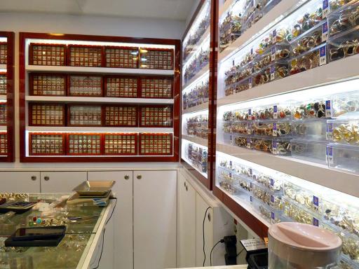 عکس فروشگاه تسبیح و انگشتر فیروزی