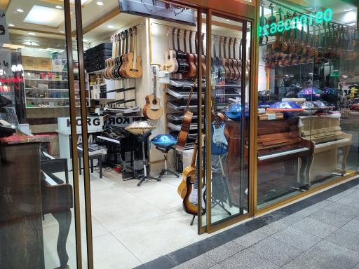 عکس فروشگاه پیانو علیزاده