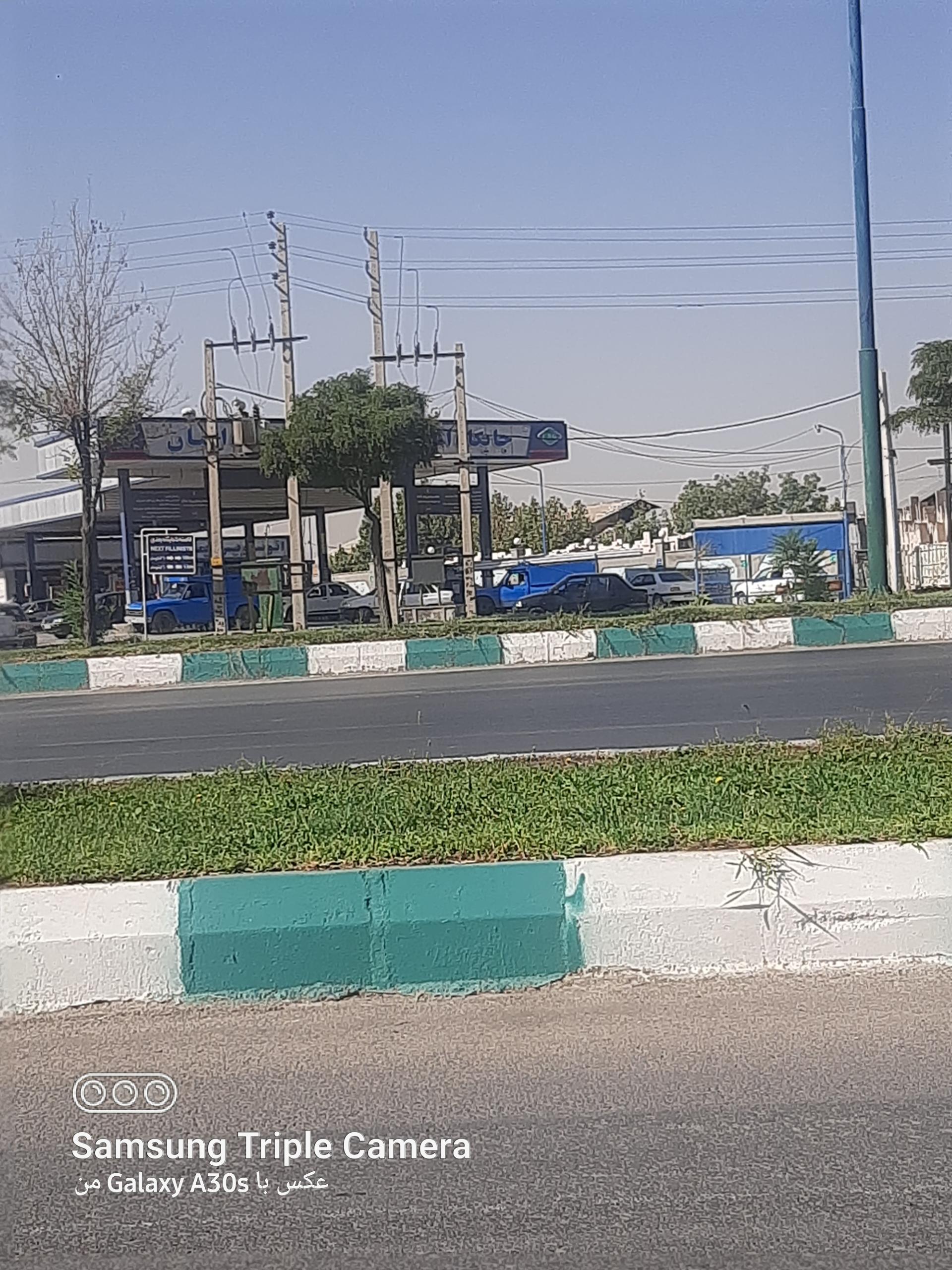 عکس جایگاه بنزین و CNG ایمان