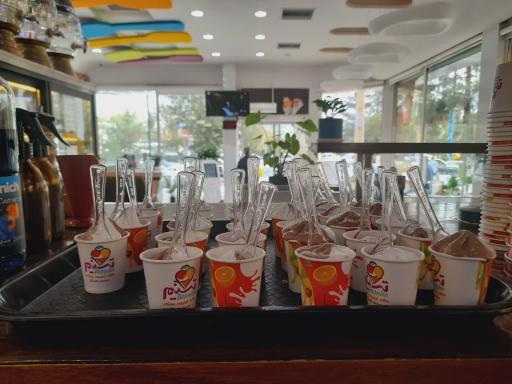 عکس کافه بستنی تسنیم