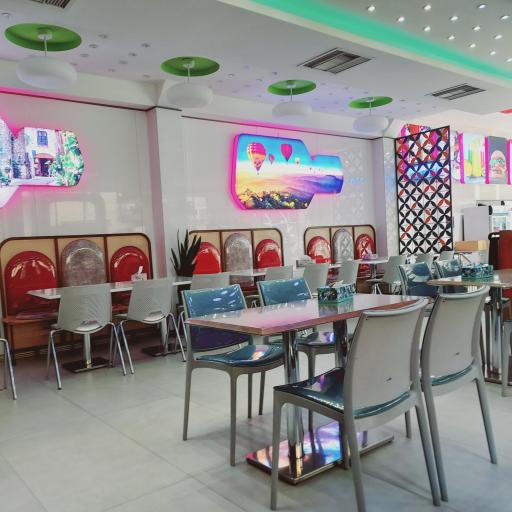 عکس کافه بستنی تسنیم