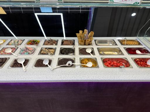 عکس ماست بستنی رژیمی یوگولند