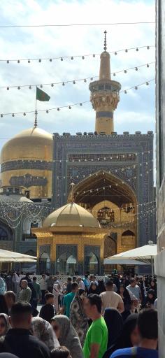 عکس ورودی حیاط حرم مطهر