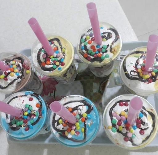 عکس آبمیوه و بستنی فروتریا