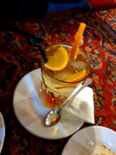 عکس رستوران حیاط خلوت