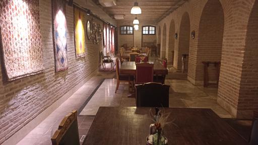 عکس رستوران روحی