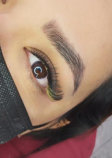 عکس آکادمی اکستنشن مژه حدیث بیابانی