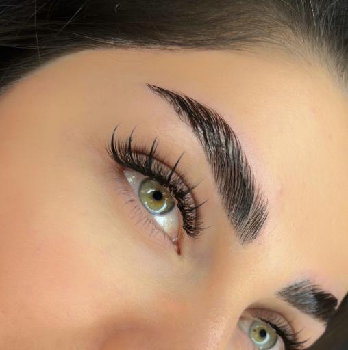 عکس آکادمی اکستنشن مژه حدیث بیابانی