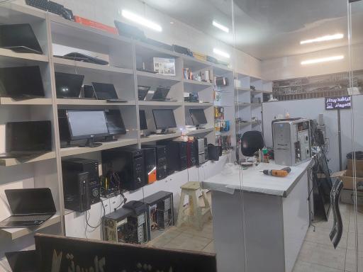 عکس تعمیرات تخصصی کامپیوتر و لپتاپ تراشه پرداز