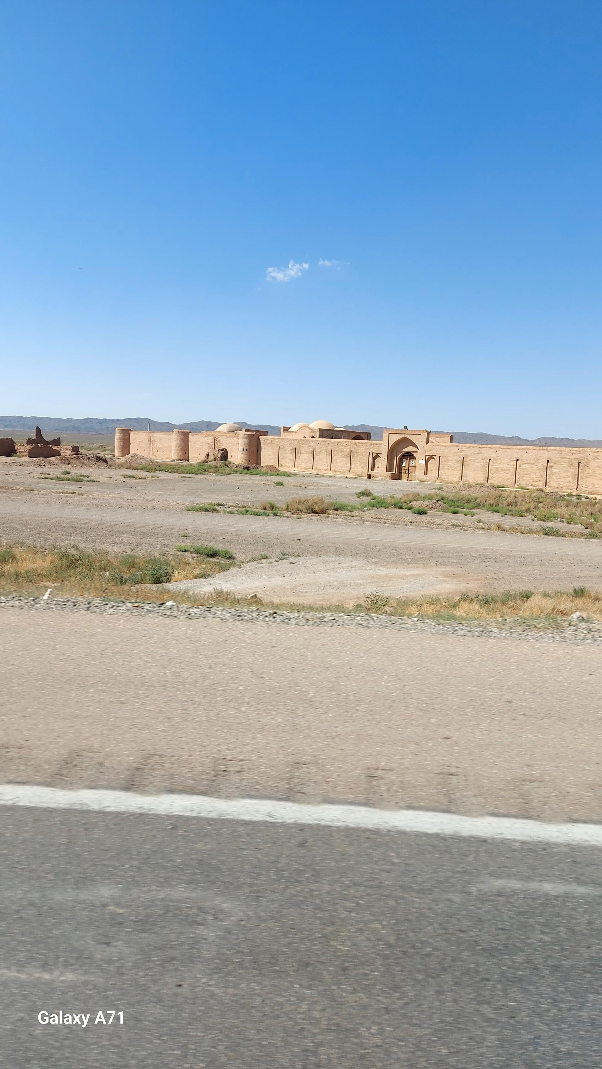 عکس کاروانسرای شاه‌عباسی عباس آباد