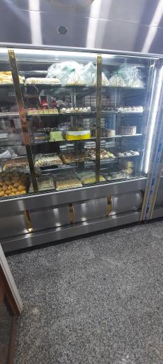 عکس بنگاه شیرینی سازی حاج خلیفه علی اکبر صفری و پسران