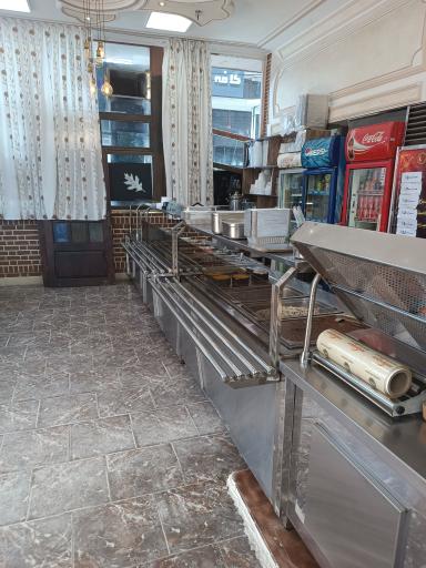 عکس رستوران نخل طلایی