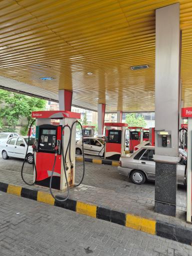 عکس پمپ بنزین 151 پیروزی