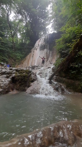 عکس آبشار آهکی اسکیلیم