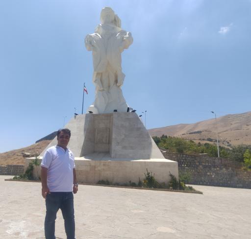 عکس مجسمه مقاومت کردستان