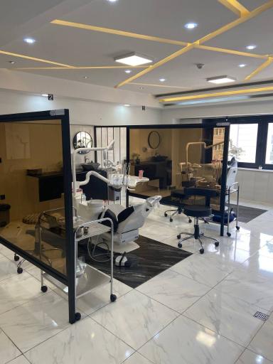 کلینیک دندانپزشکی دکتر دانشور