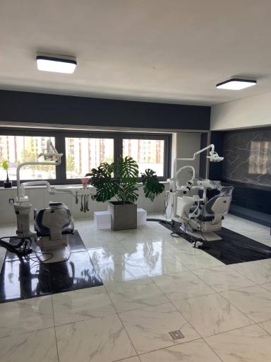 عکس کلینیک دندانپزشکی دکتر دانشور