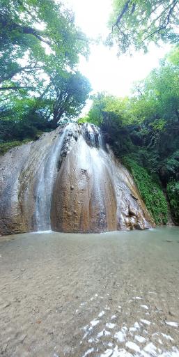 عکس آبشار آهکی اسکیلیم