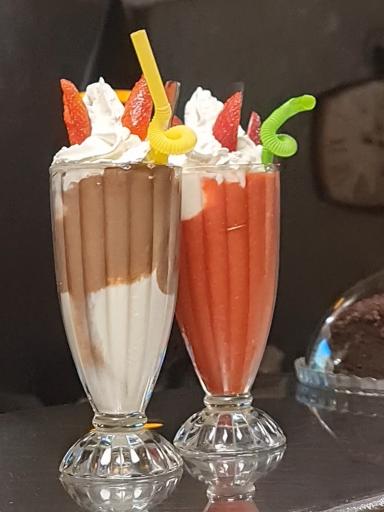 کافه بلورک
