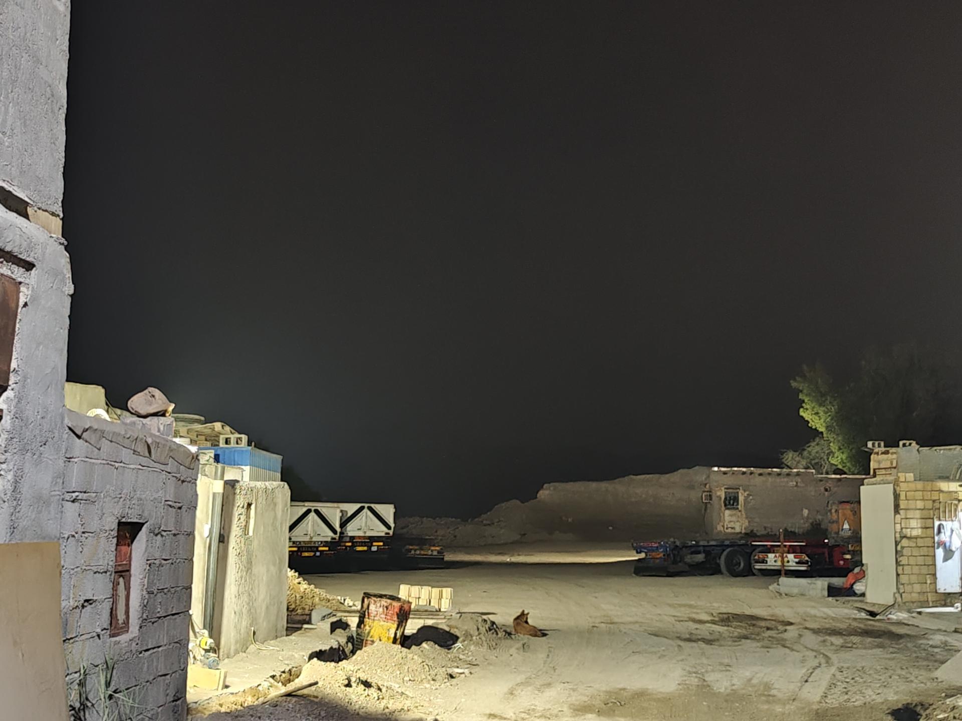 عکس استراحتگاه و پارکینگ مقدم 