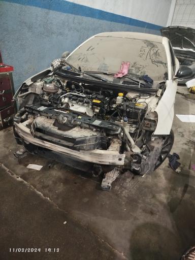 عکس تعمیرگاه ومکانیکی و تعمیر گیربکس پرشین