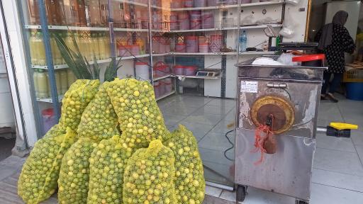 عکس پخش رب و آبگیری آبلیمو آبغوره محمدی