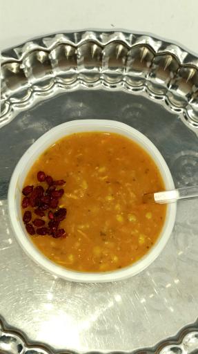 عکس کترینگ و غذای آماده جوان