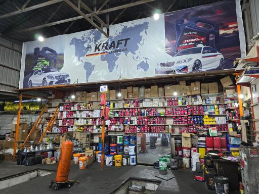 عکس تعویض روغنی و خدمات لاستیک پارسیان