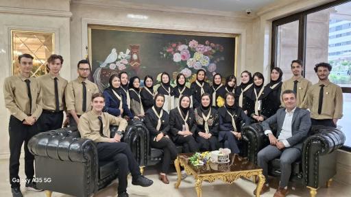 عکس آکادمی زبان یوتاک