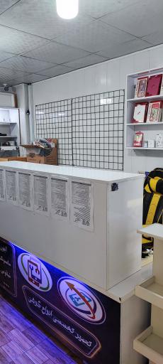 عکس موبایل و کافی نت صبح صادق