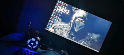 عکس موبایل و کافی نت صبح صادق