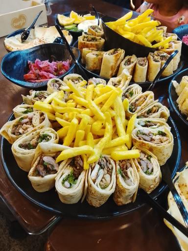 عکس أیوب شاورما لبنان