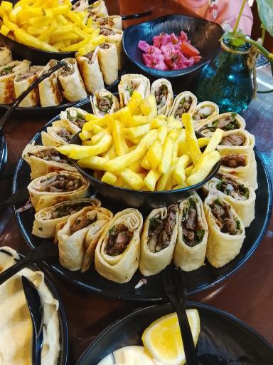 عکس أیوب شاورما لبنان