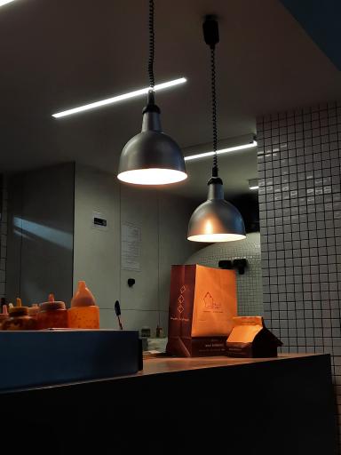 عکس رستوران هِلو شف زعفرانیه