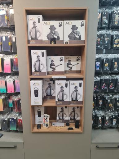 عکس فروشگاه لوازم جانبی موبایل قاب فادر