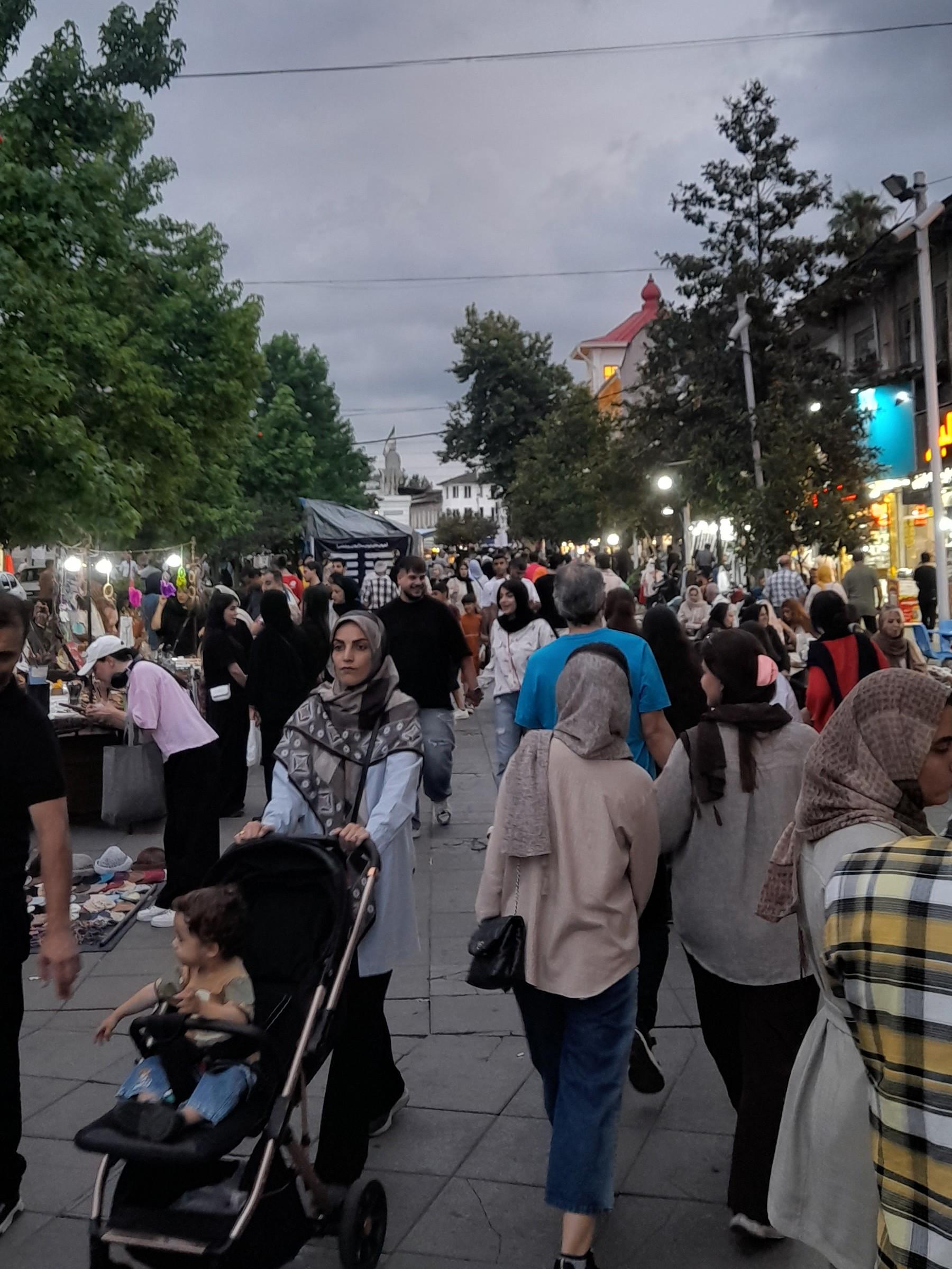 عکس میدان شهرداری رشت