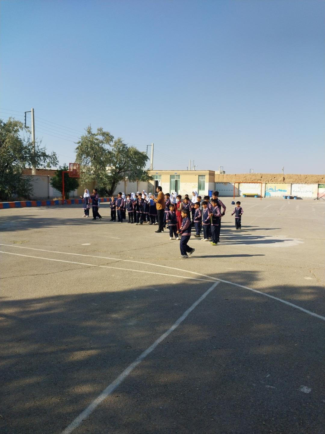 عکس مدرسه اپتدایی معلم  روستای موته