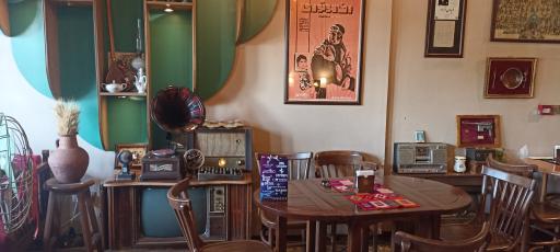 عکس کافه موزه رشت