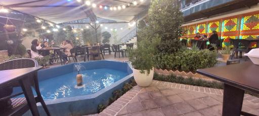 عکس عمارت آفرید