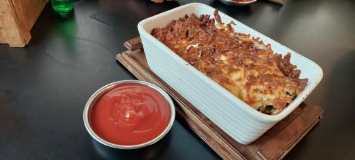 عکس عمارت آفرید