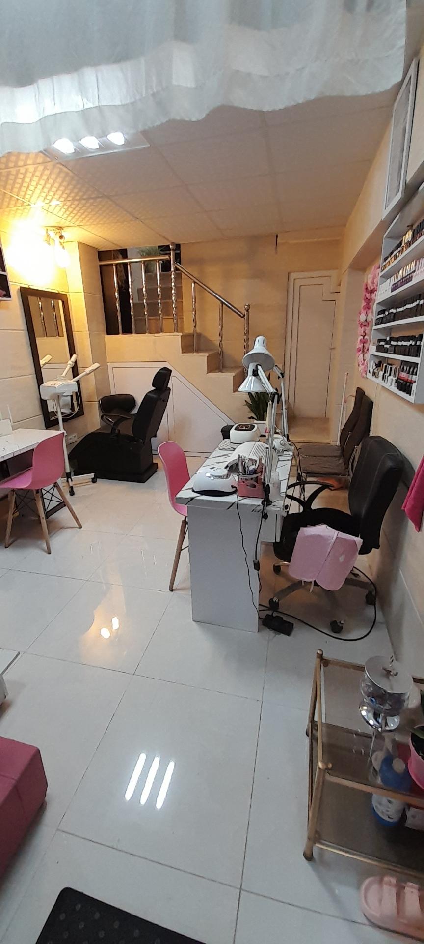 عکس مرکز زیبایی آیسان