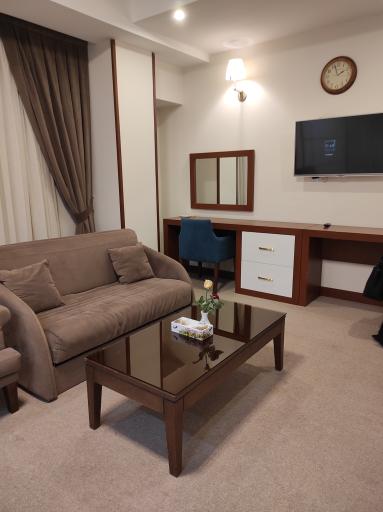 عکس هتل لاله ثامن