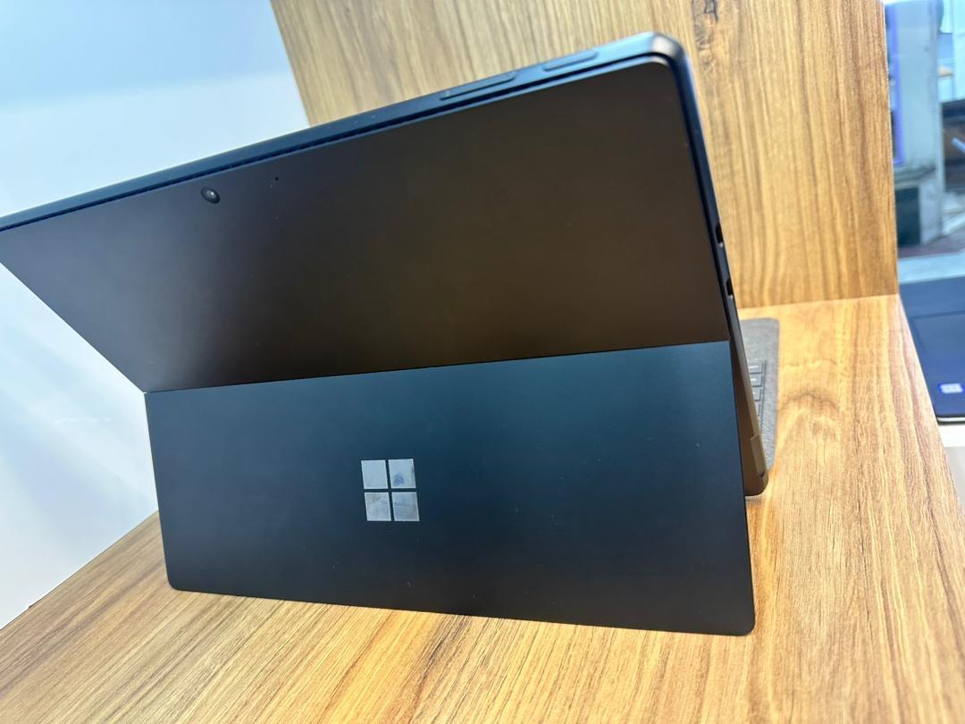 عکس فروشگاه کریپتالین تبریز