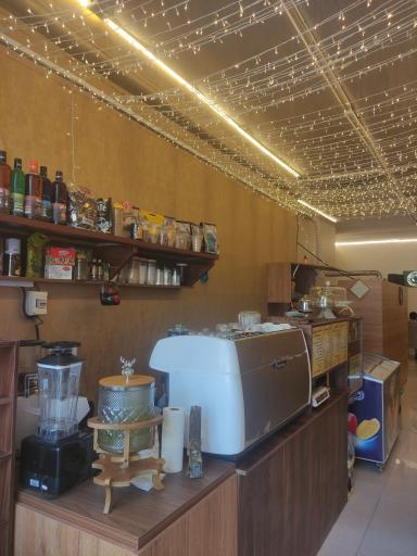 عکس کافه ققنوس