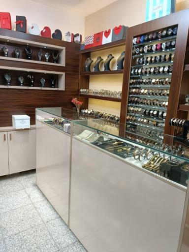 عکس گالری ساعت پانیذ