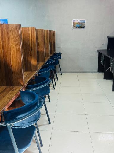 موسسه زبان کیش انگلیسی بزرگسالان