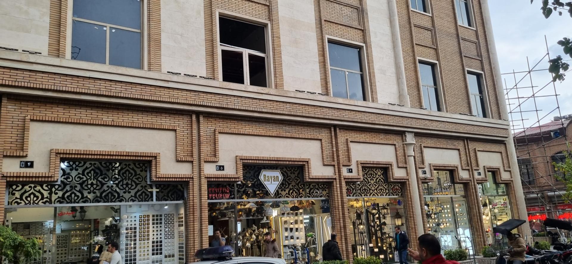 عکس مجتمع تجاری اداری فراز لاله زار