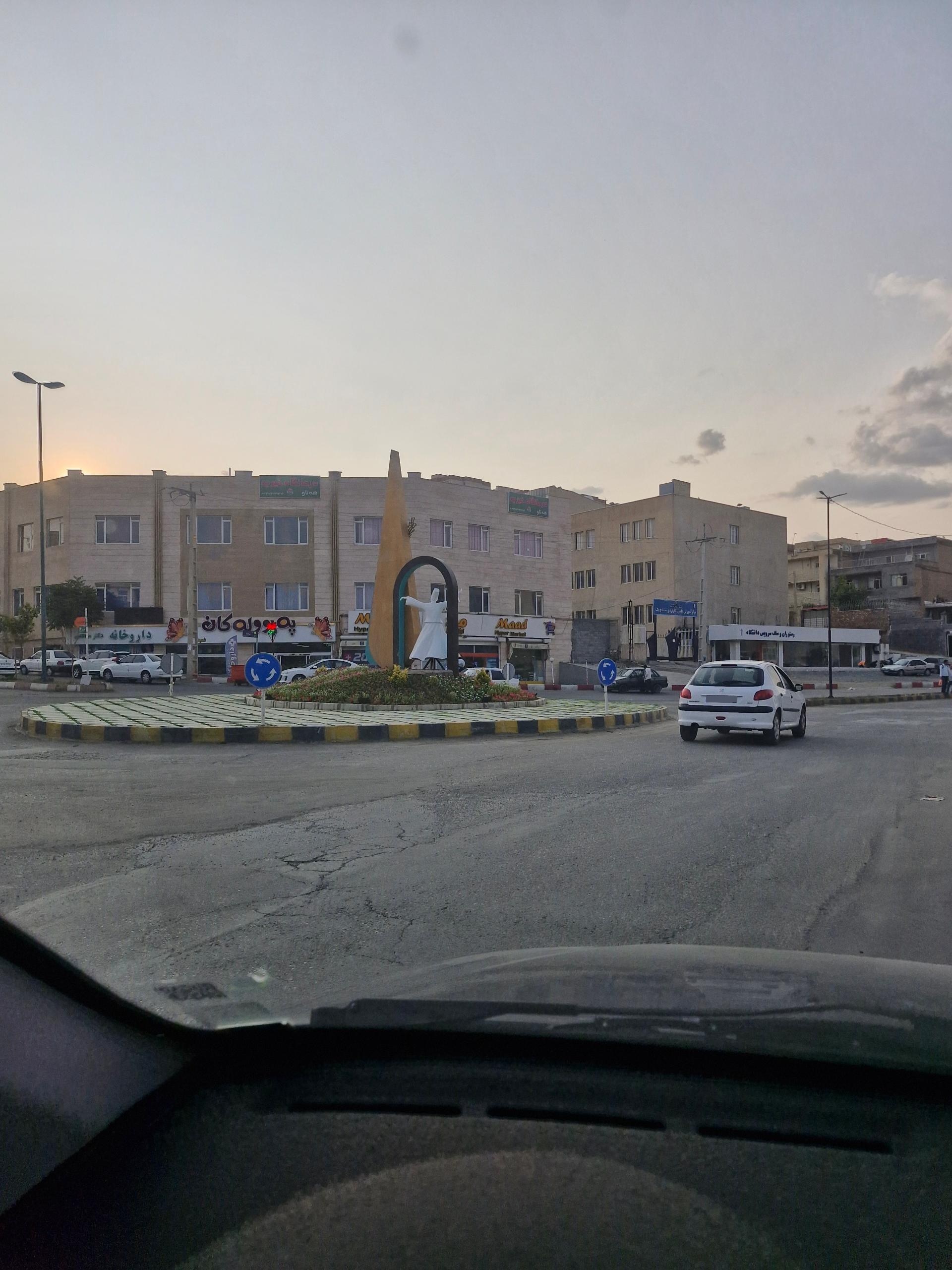 عکس میدان مولانا