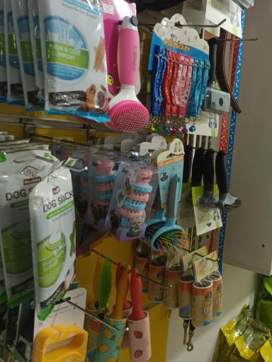 عکس داروخانه و پت شاپ دکتر خادم