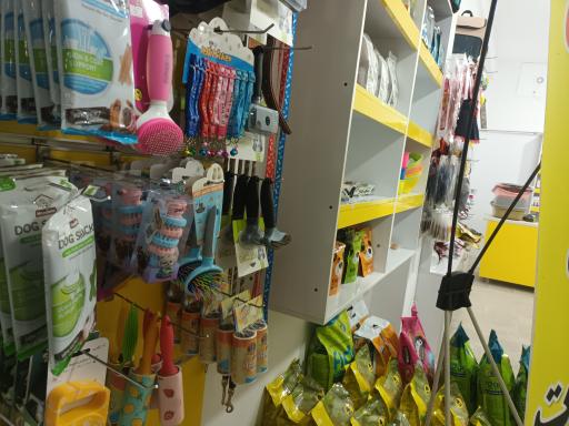 عکس داروخانه و پت شاپ دکتر خادم